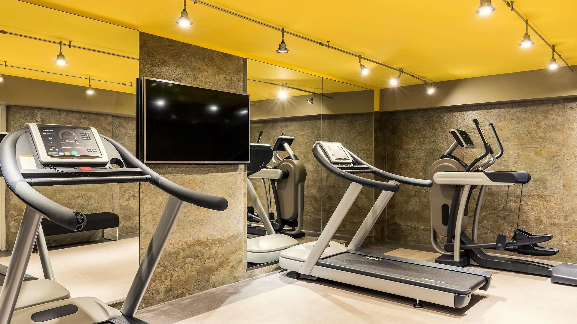 Отель Mercure Gare De Lyon Tgv Париж
